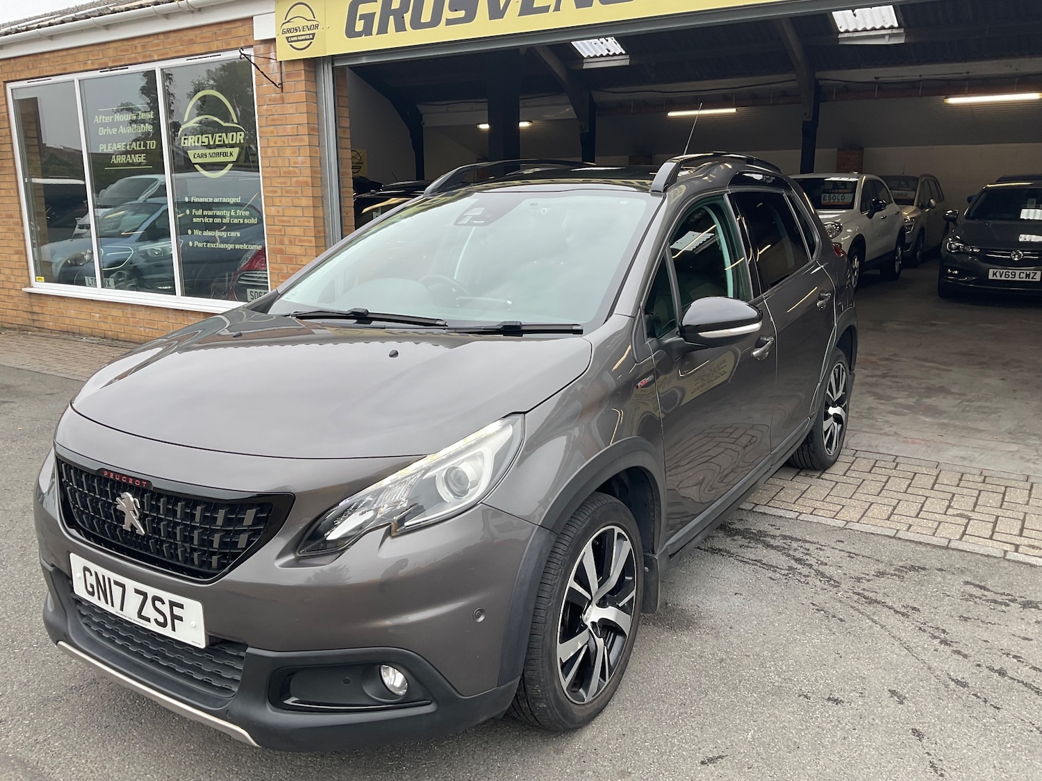 Used Peugeot 2008 2017 for sale - 76281107: Photo 8