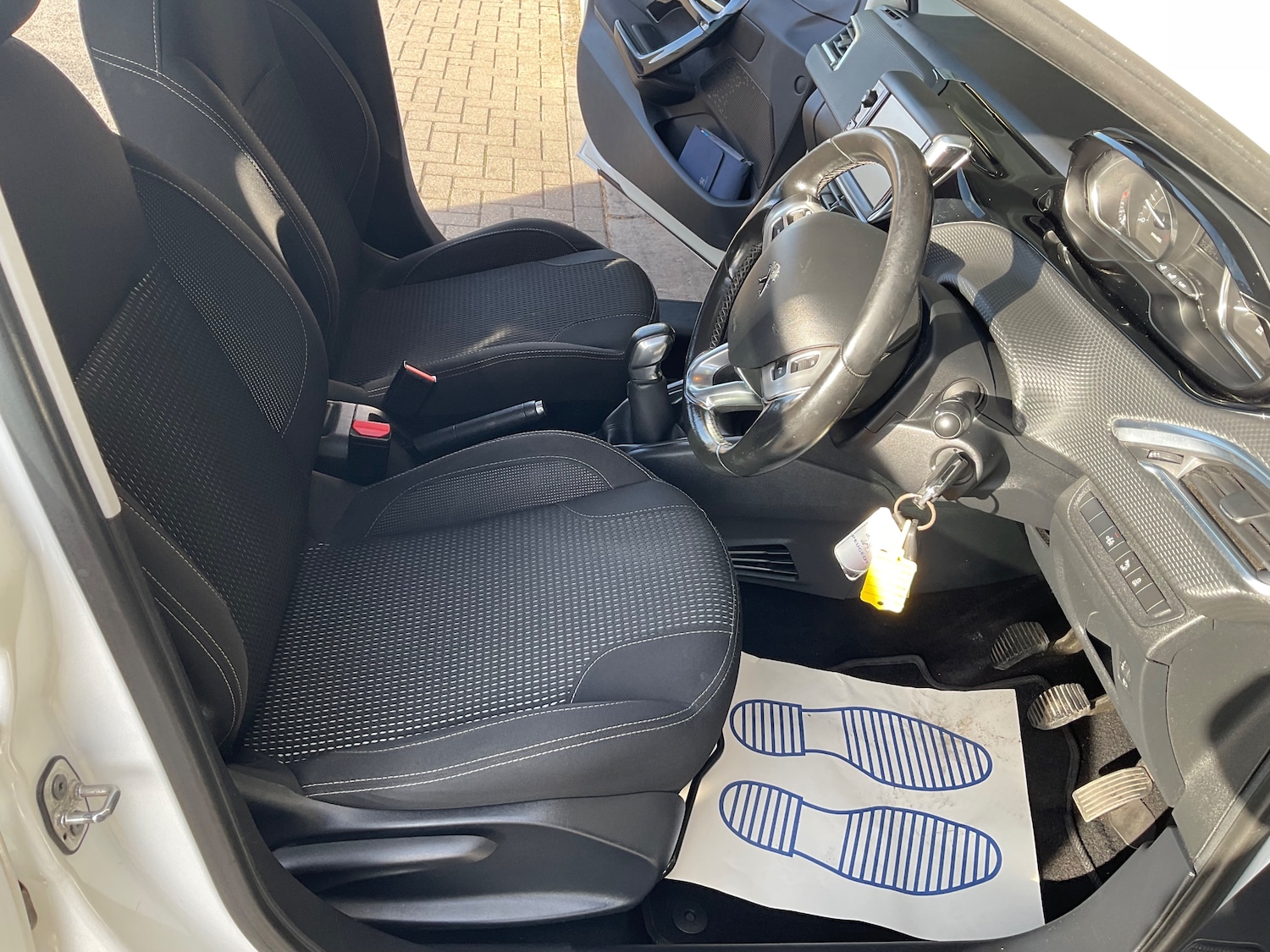 Used Peugeot 208 2016 for sale - 76490914: Photo 22