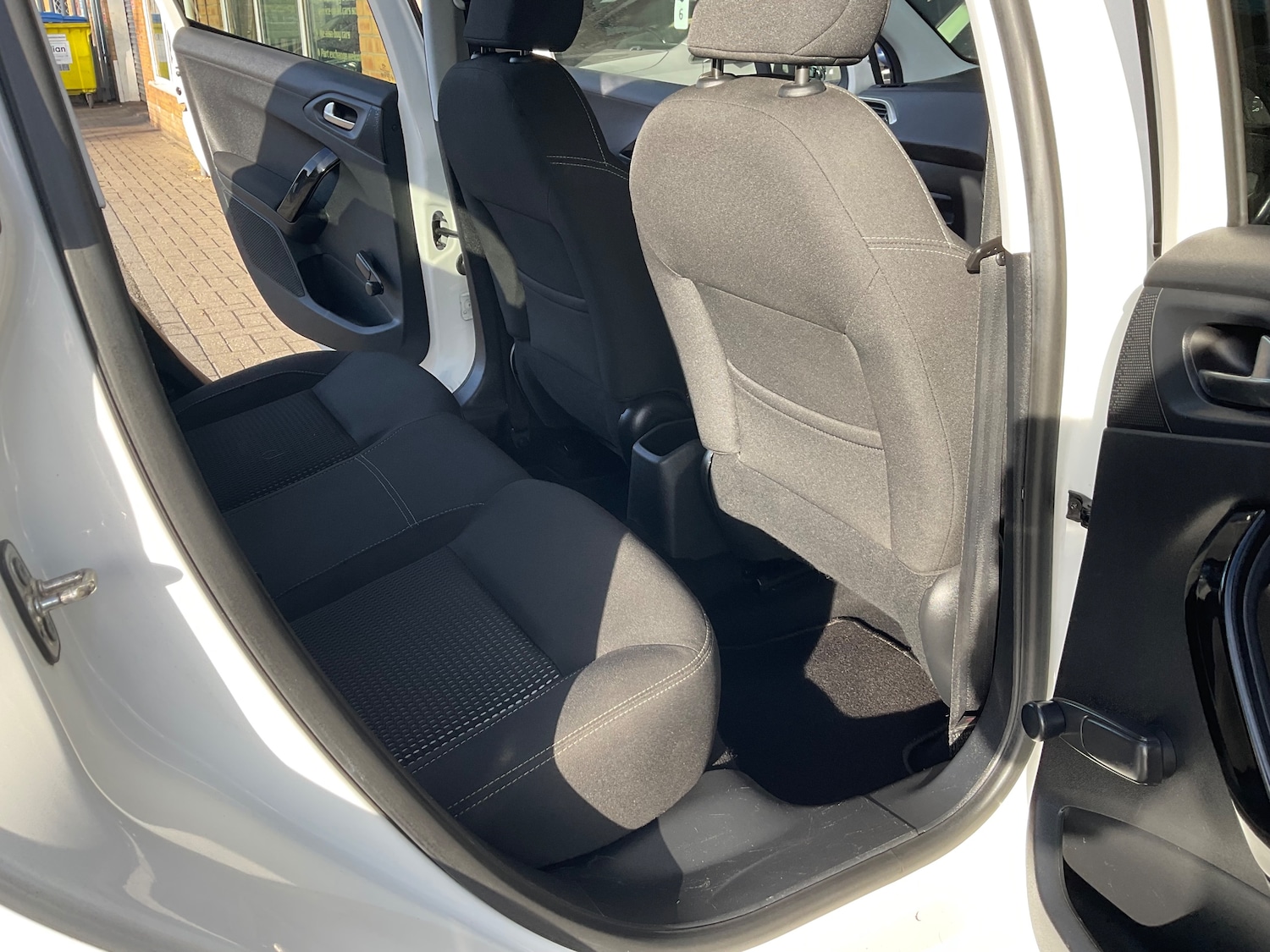 Used Peugeot 208 2016 for sale - 76490914: Photo 23