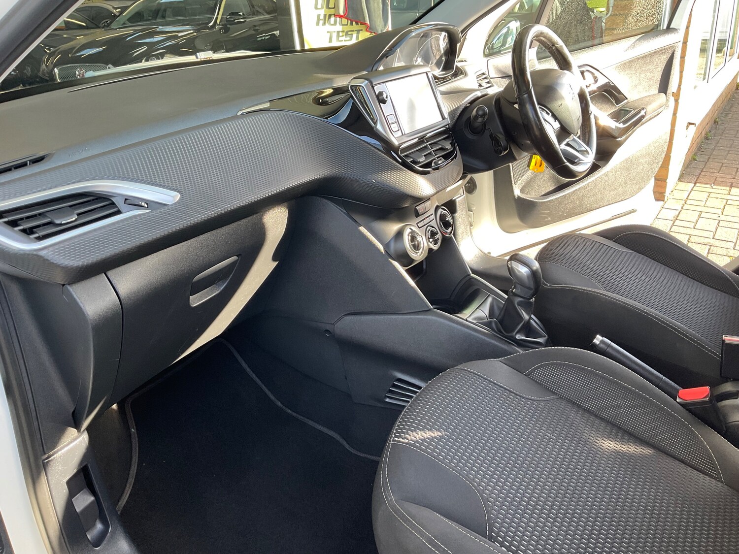 Used Peugeot 208 2016 for sale - 76490914: Photo 47