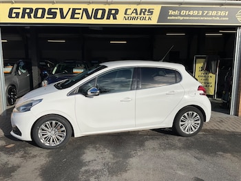 Used Peugeot 208 2016 for sale - 76490914: Photo