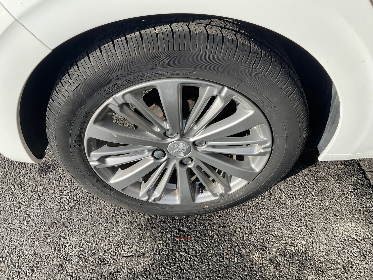 Used Peugeot 208 2016 for sale - 76490914: Photo 51