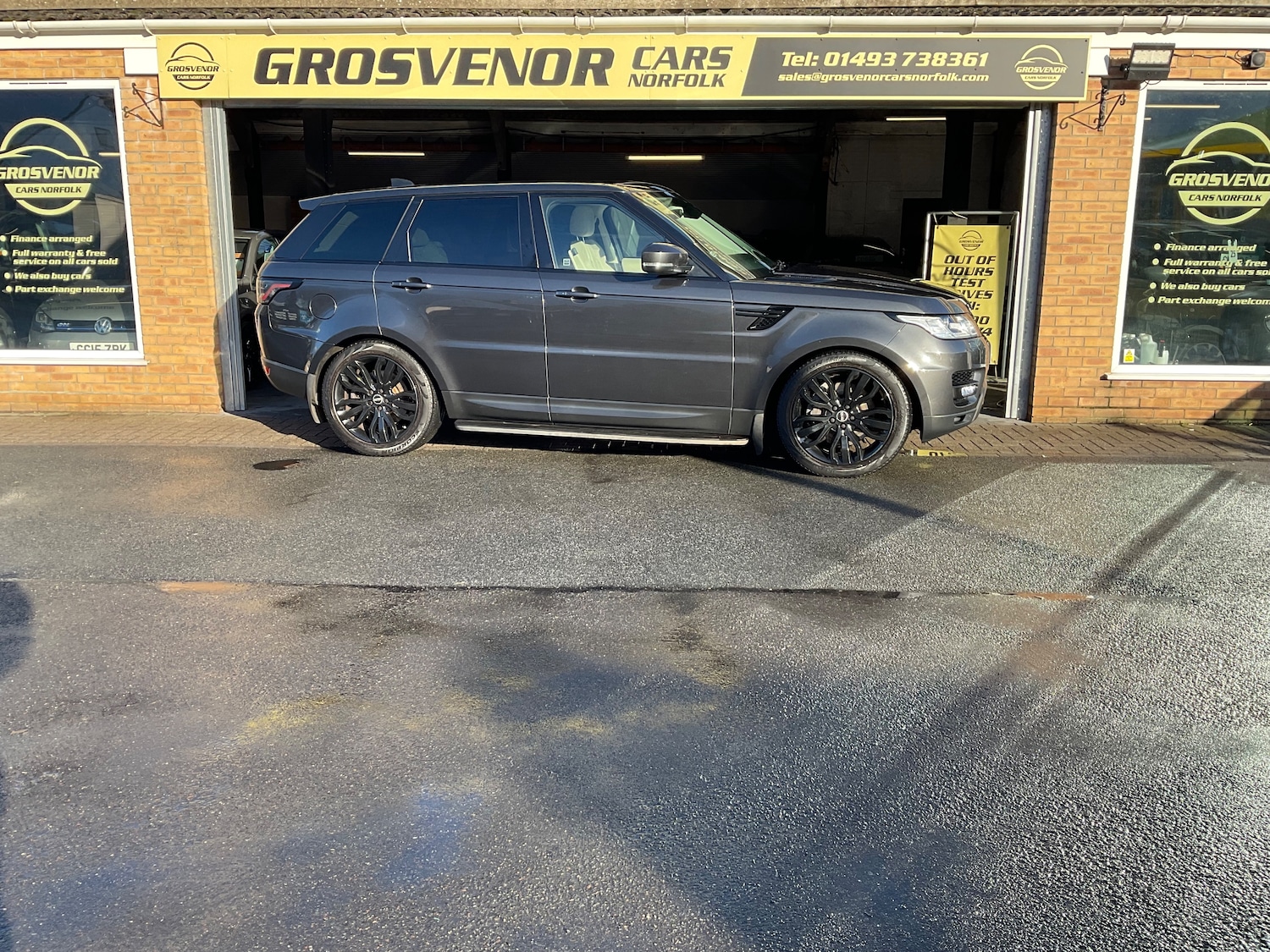 Used Land Rover Range Rover Sport 2017 for sale - 76697854: Photo 2