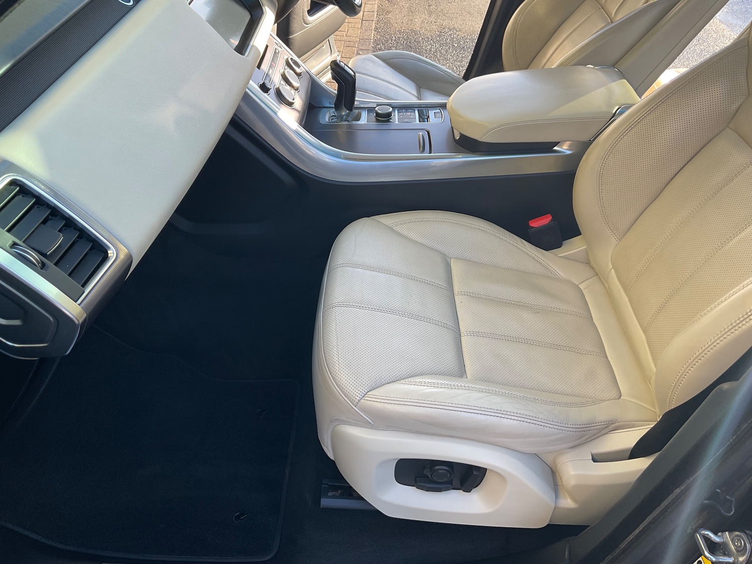 Used Land Rover Range Rover Sport 2017 for sale - 76697854: Photo 32