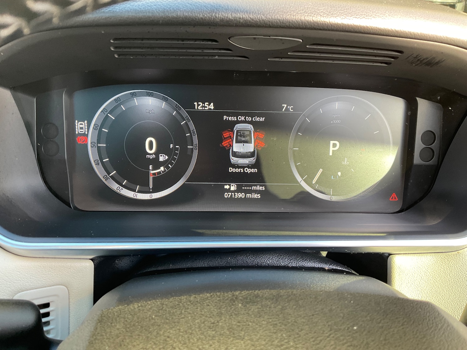 Used Land Rover Range Rover Sport 2017 for sale - 76697854: Photo 38