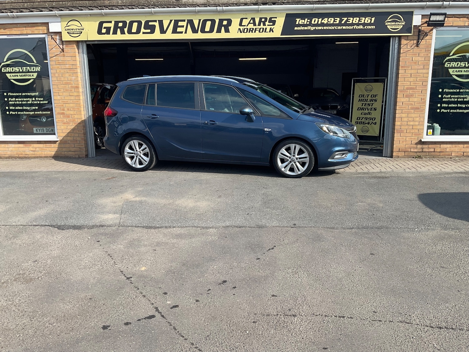 Used Vauxhall Zafira 2017 for sale - 76941411: Photo 2