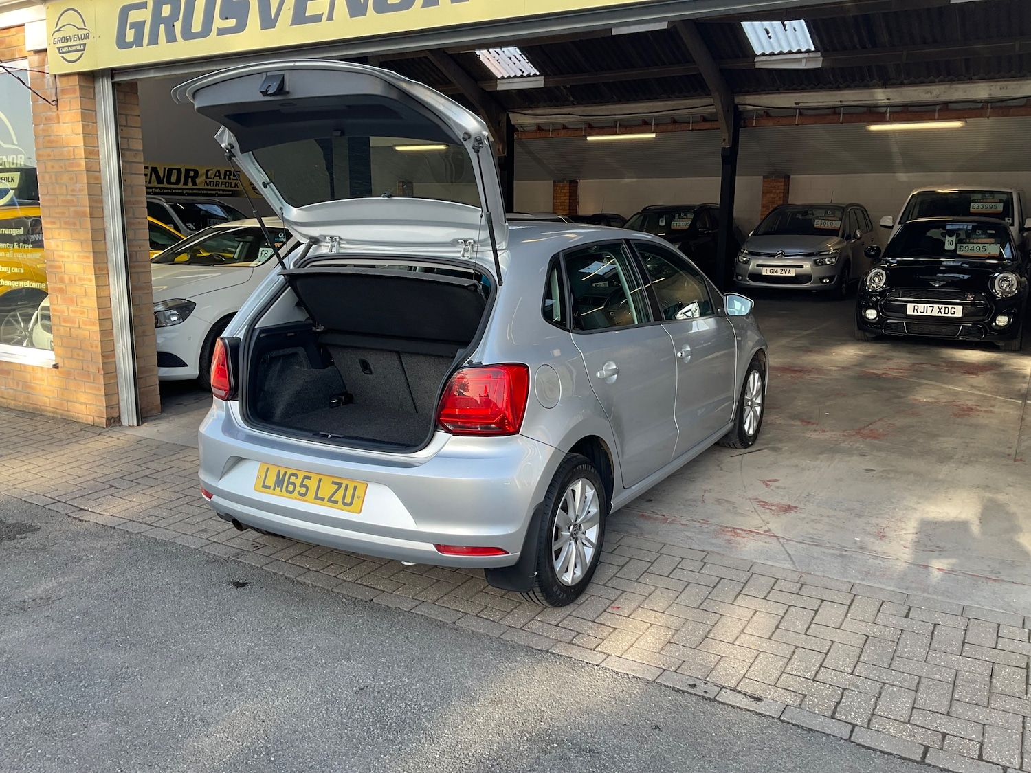 Used Volkswagen Polo 2015 for sale - 77635528: Photo 12