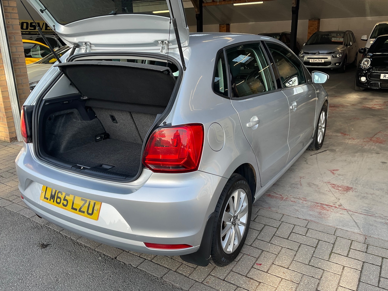 Used Volkswagen Polo 2015 for sale - 77635528: Photo 13