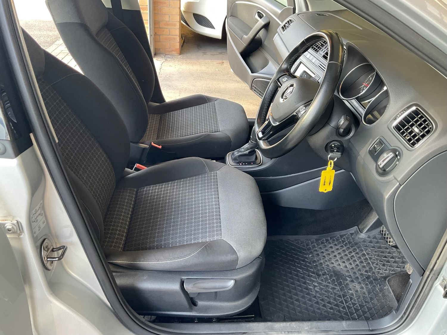 Used Volkswagen Polo 2015 for sale - 77635528: Photo 23