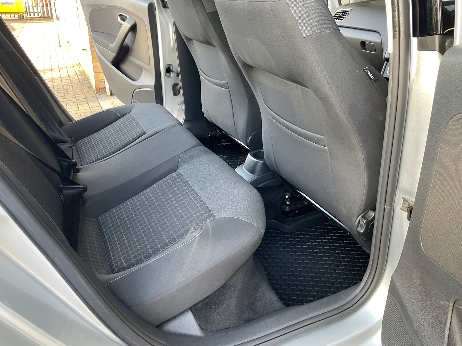 Used Volkswagen Polo 2015 for sale - 77635528: Photo 24