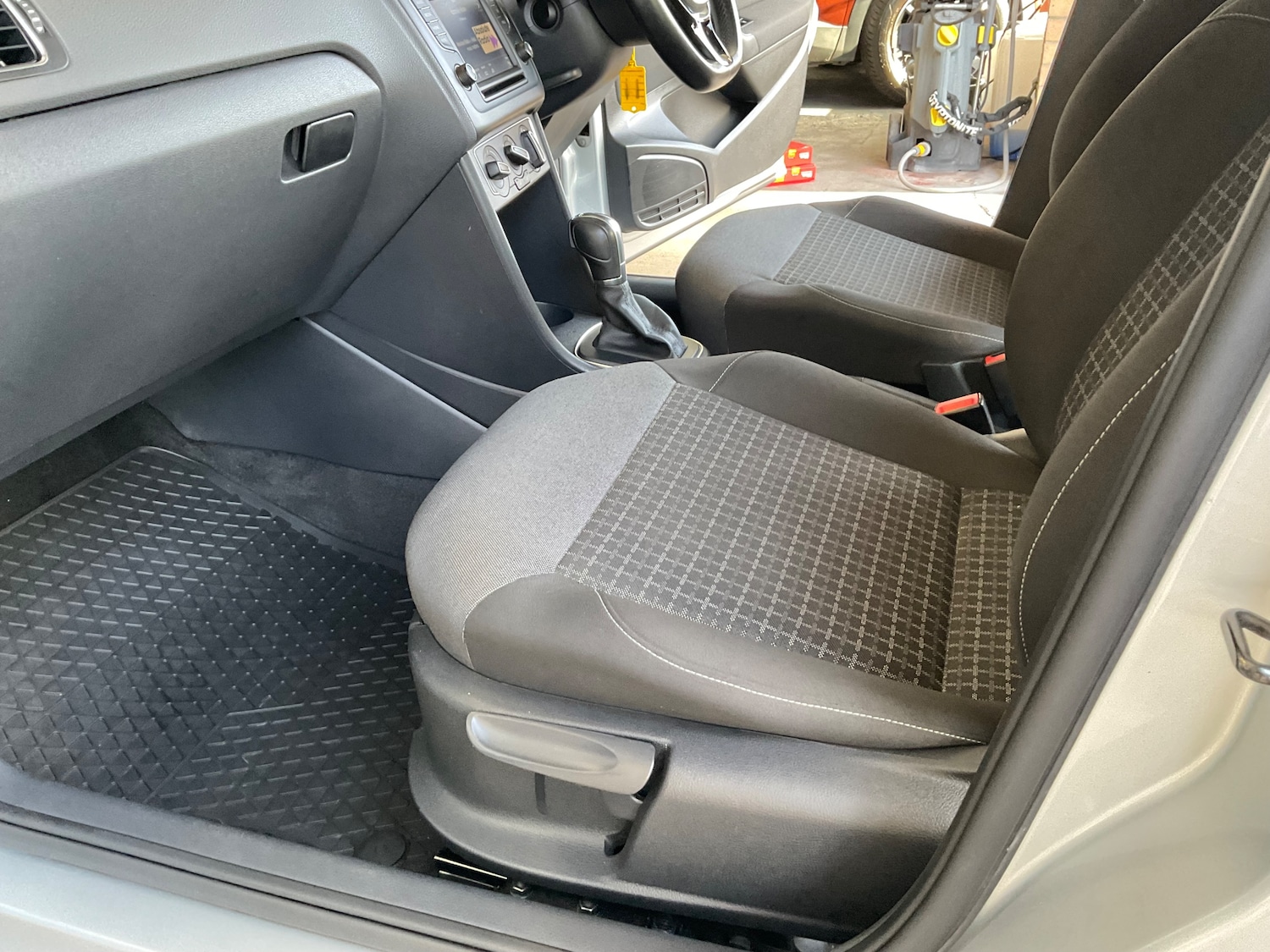 Used Volkswagen Polo 2015 for sale - 77635528: Photo 27