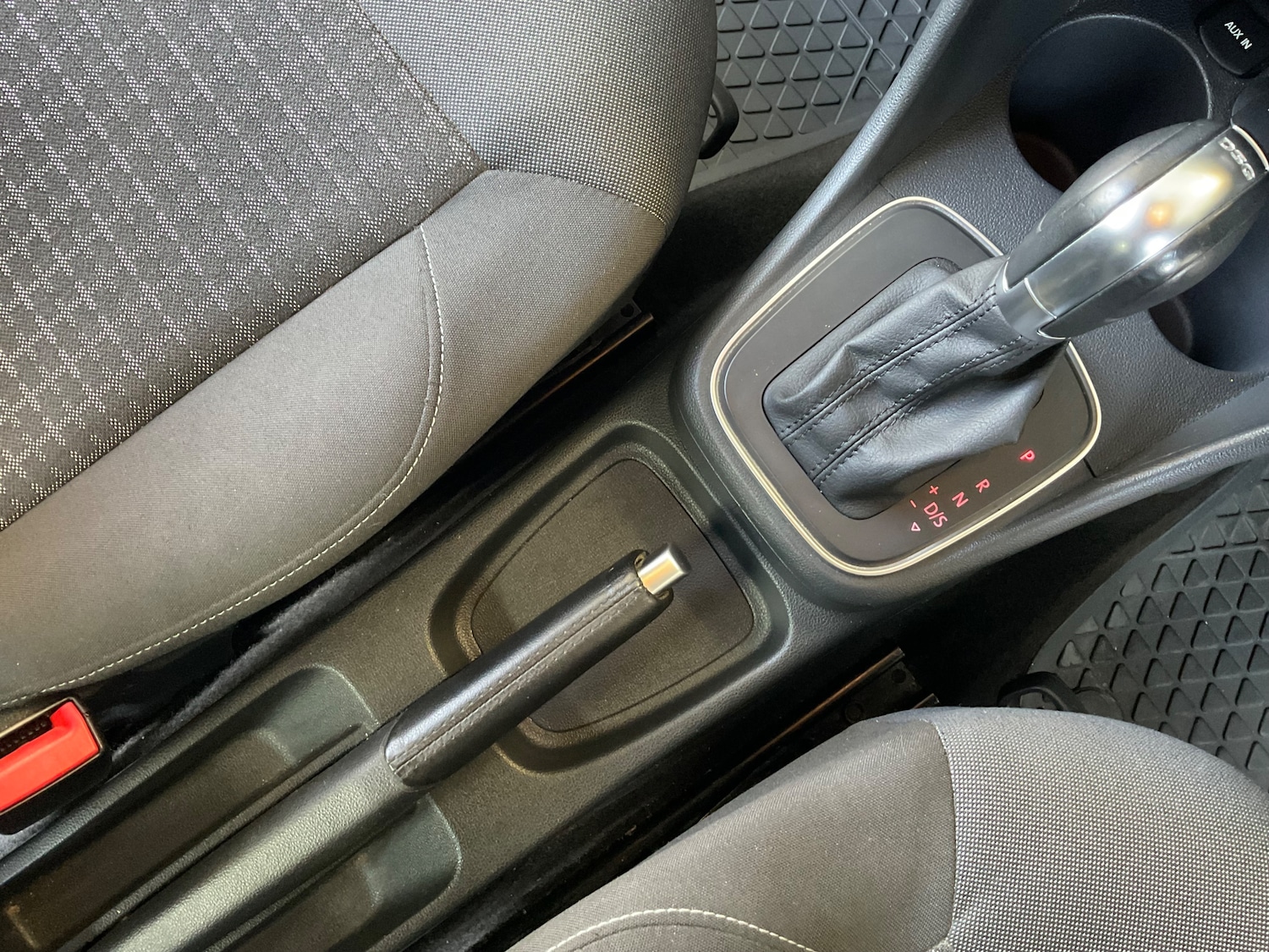 Used Volkswagen Polo 2015 for sale - 77635528: Photo 40