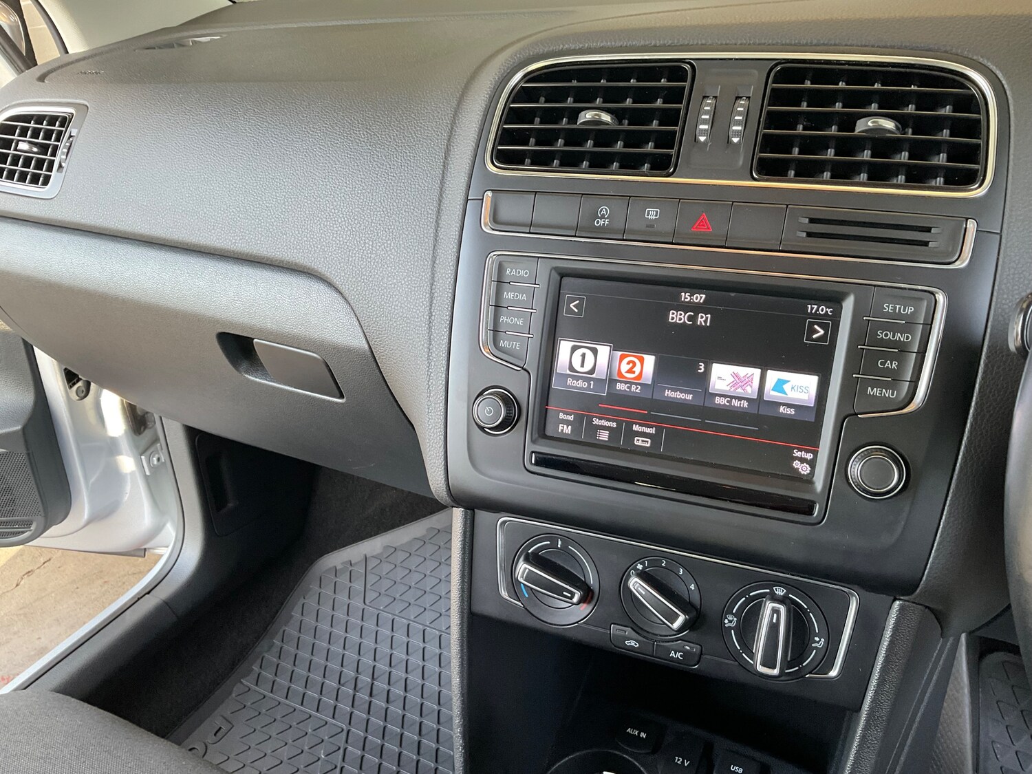 Used Volkswagen Polo 2015 for sale - 77635528: Photo 47