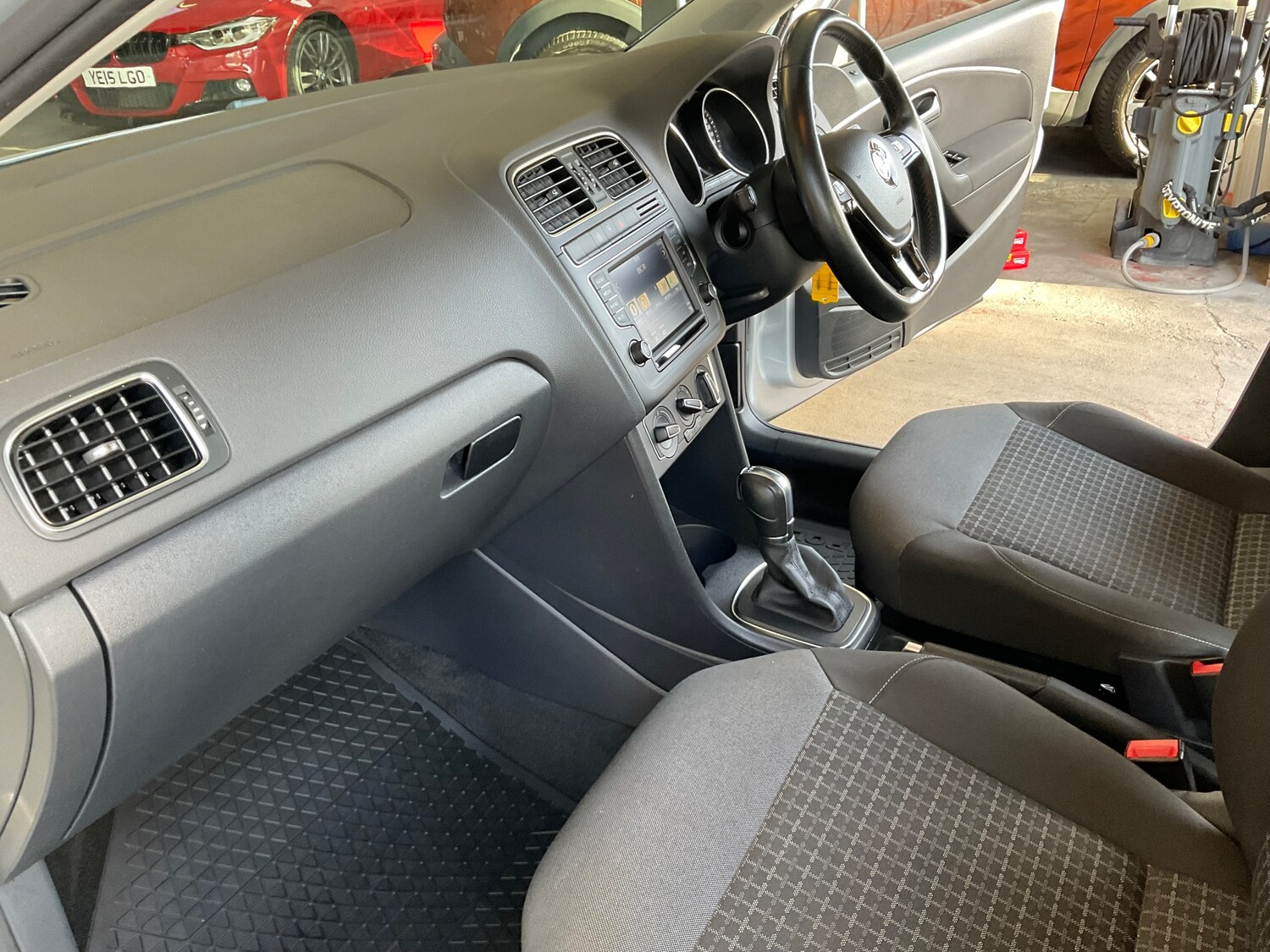 Used Volkswagen Polo 2015 for sale - 77635528: Photo 48