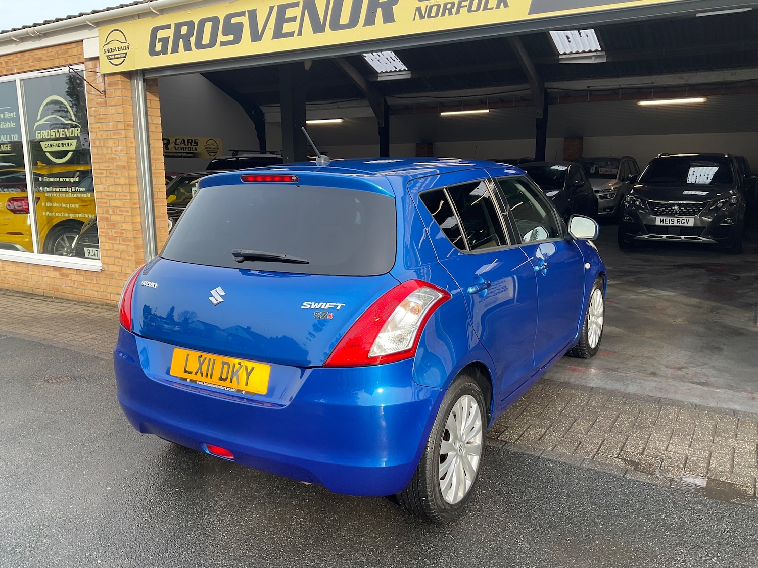 Used Suzuki Swift 2011 for sale - 77080115: Photo 14