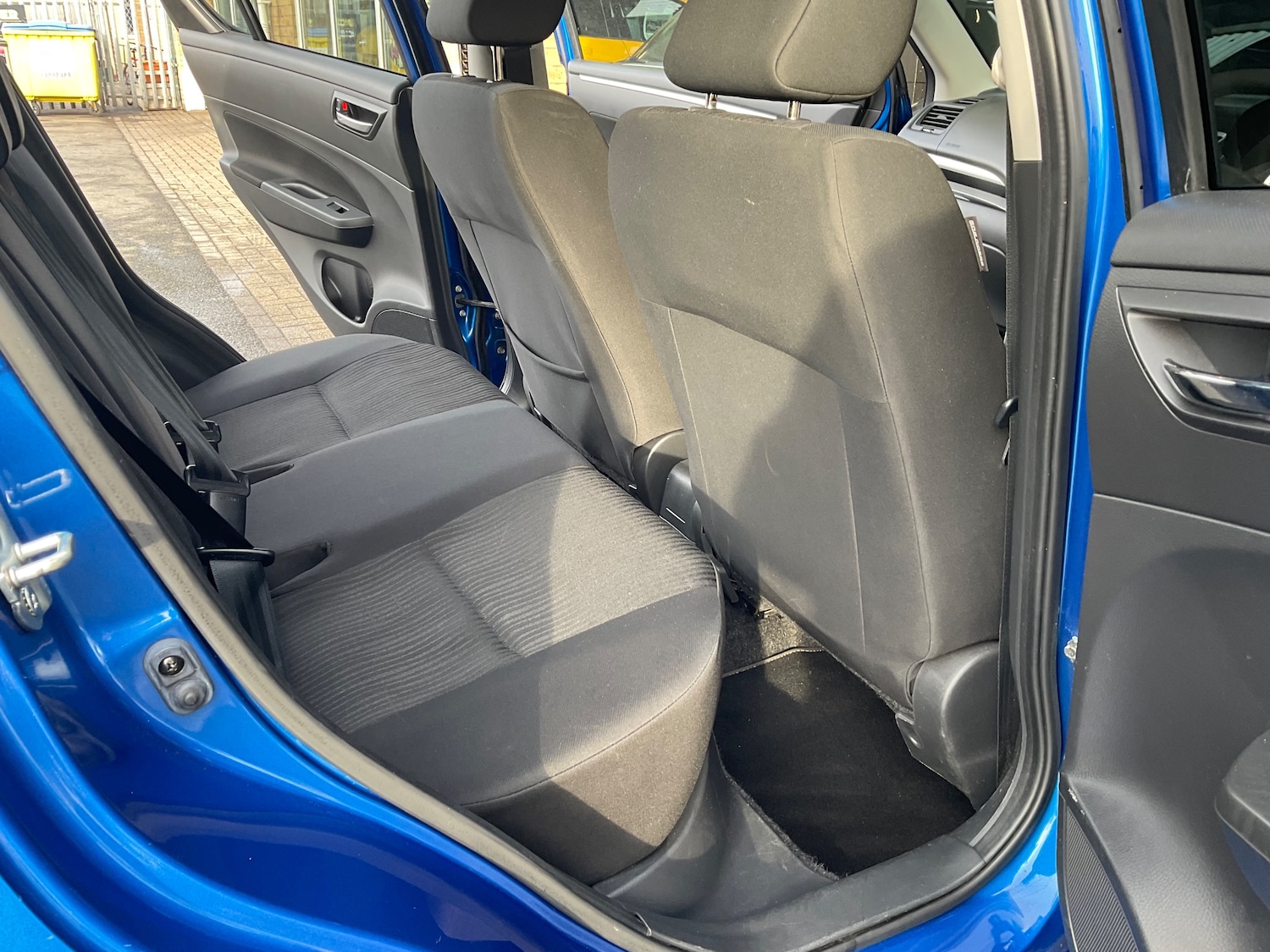 Used Suzuki Swift 2011 for sale - 77080115: Photo 23