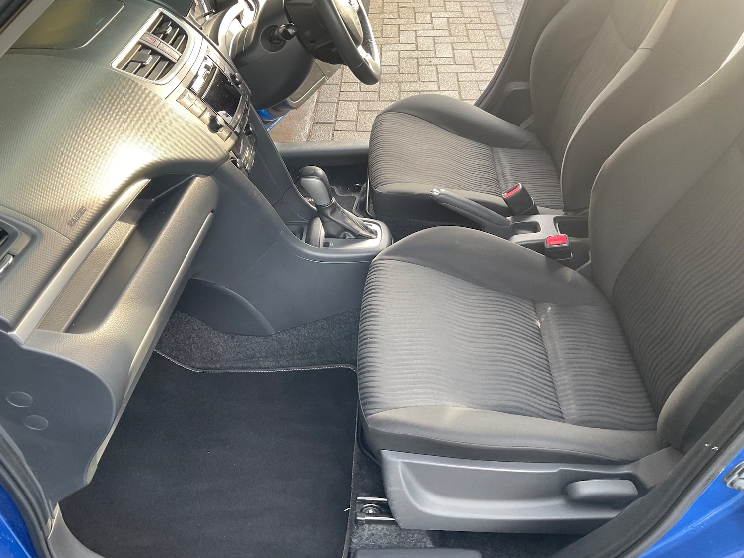 Used Suzuki Swift 2011 for sale - 77080115: Photo 27