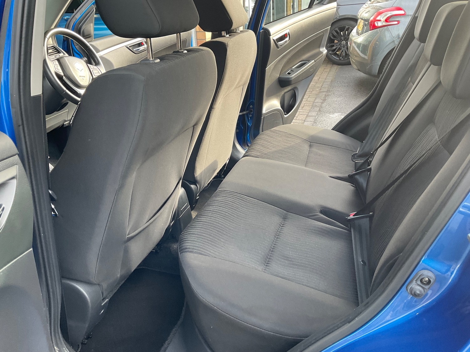 Used Suzuki Swift 2011 for sale - 77080115: Photo 28