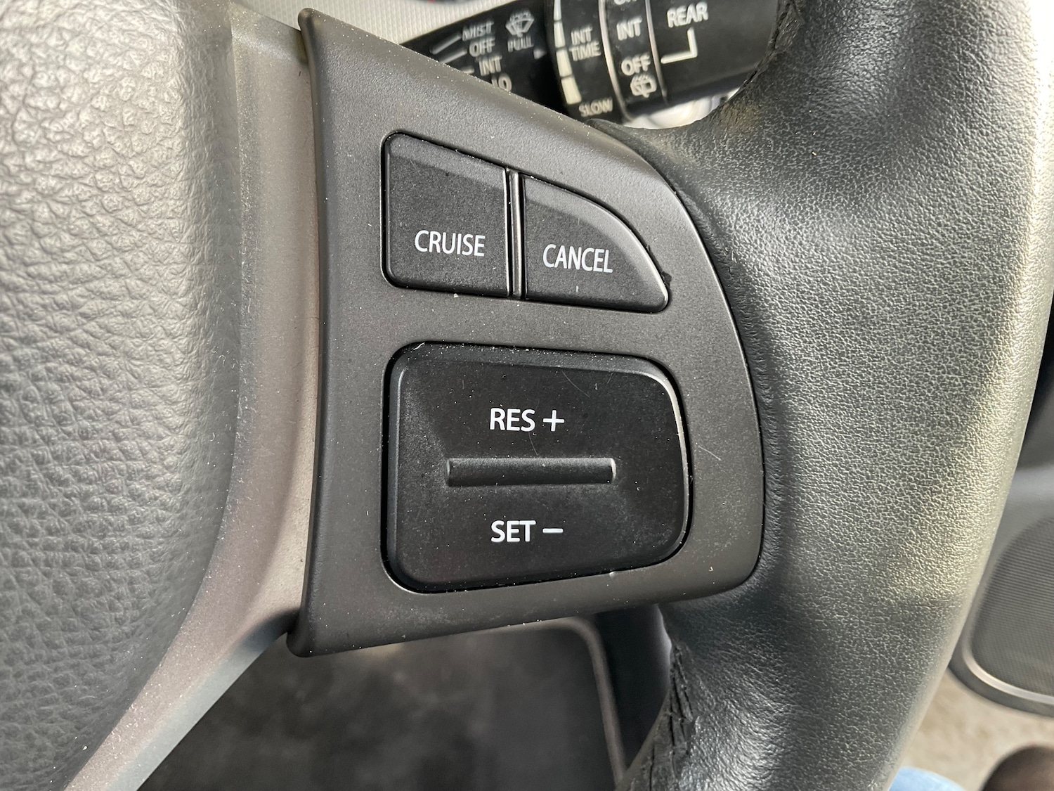 Used Suzuki Swift 2011 for sale - 77080115: Photo 37