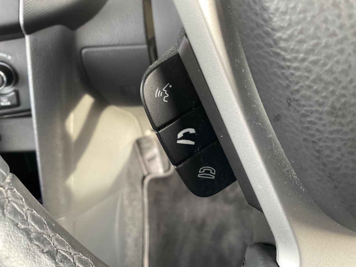 Used Suzuki Swift 2011 for sale - 77080115: Photo 40