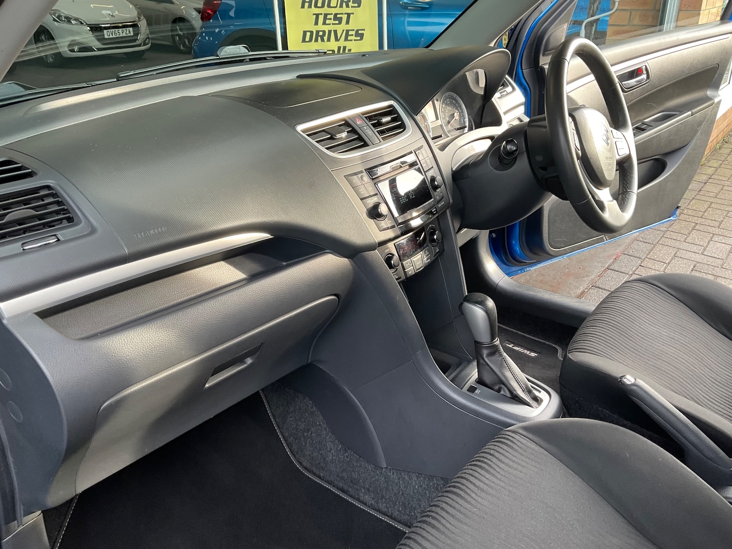 Used Suzuki Swift 2011 for sale - 77080115: Photo 44