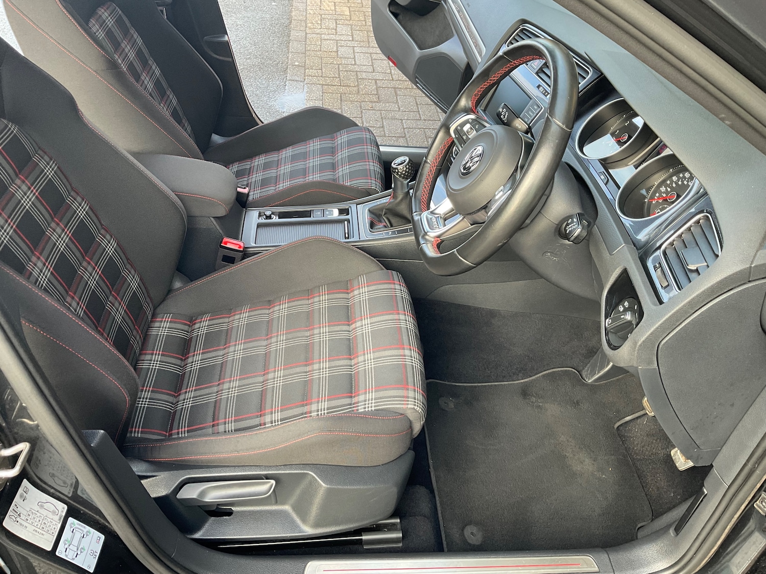 Used Volkswagen Golf 2015 for sale - 77220925: Photo 24