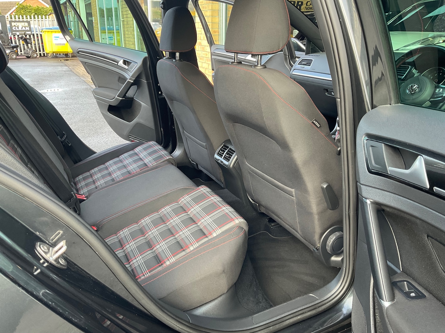 Used Volkswagen Golf 2015 for sale - 77220925: Photo 25