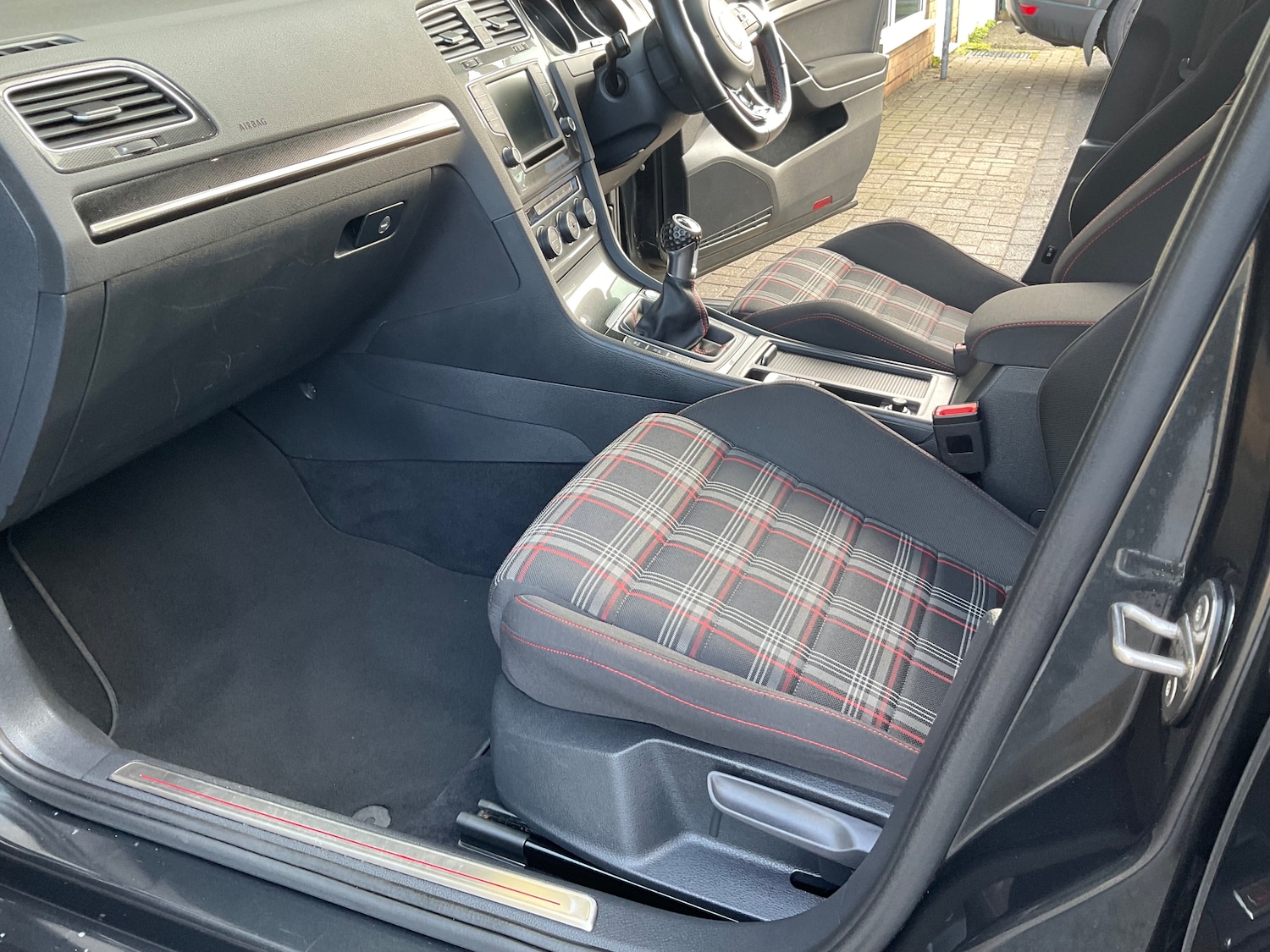 Used Volkswagen Golf 2015 for sale - 77220925: Photo 28