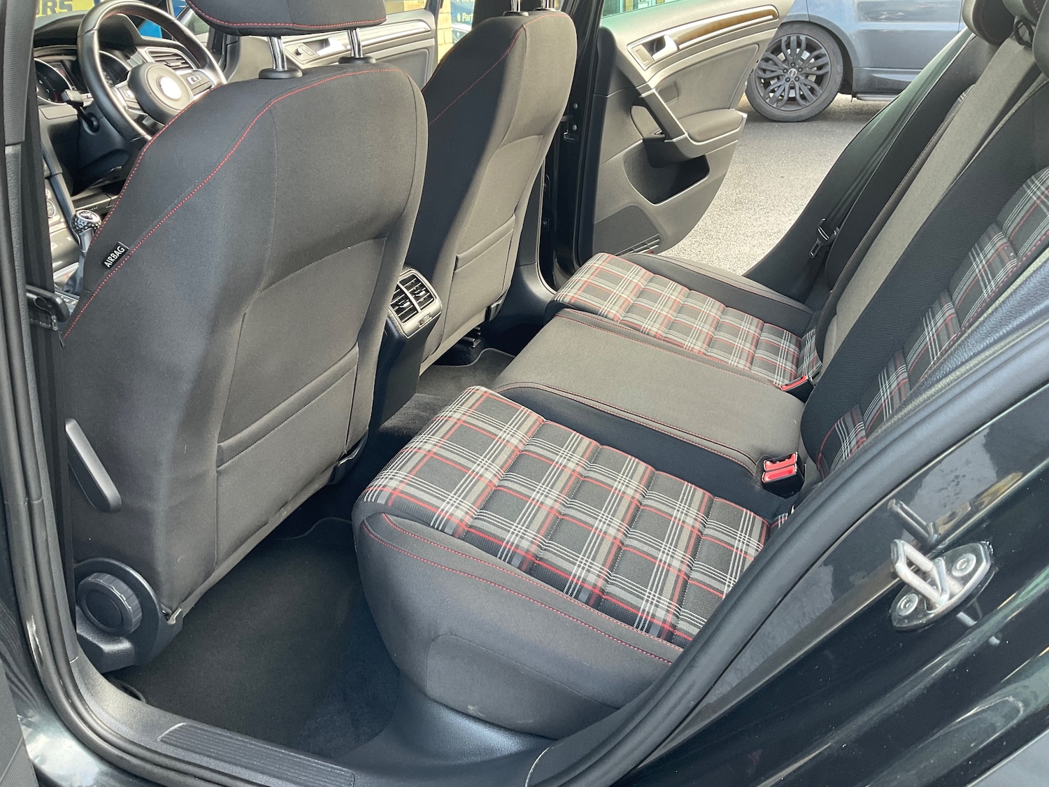 Used Volkswagen Golf 2015 for sale - 77220925: Photo 30