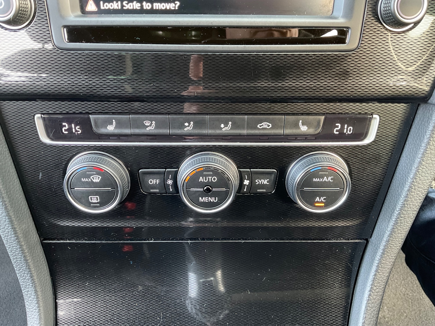 Used Volkswagen Golf 2015 for sale - 77220925: Photo 41