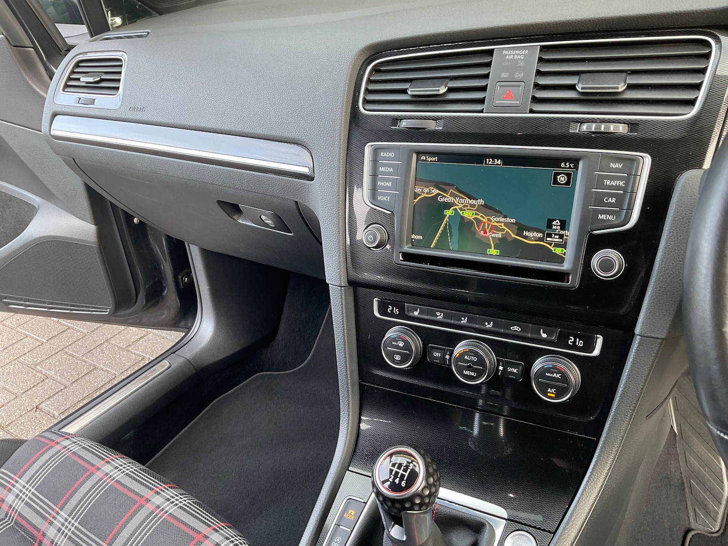 Used Volkswagen Golf 2015 for sale - 77220925: Photo 51