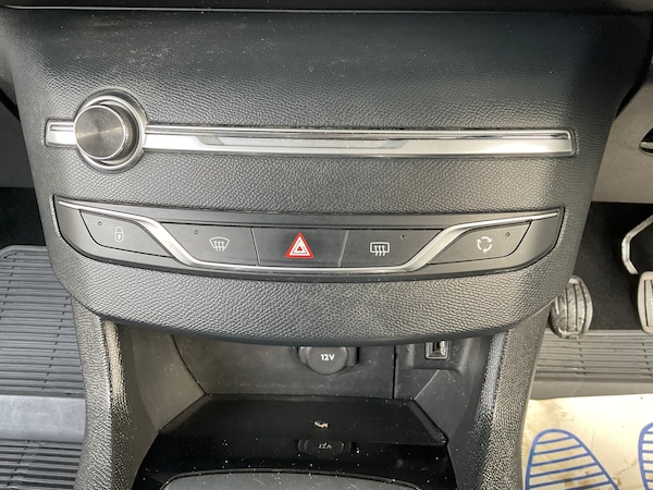 Used Peugeot 308 SW 2019 for sale - 76211719: Photo 40