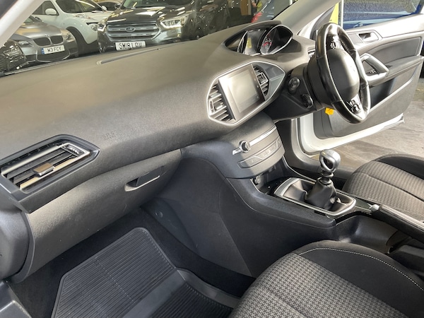 Used Peugeot 308 SW 2019 for sale - 76211719: Photo 50
