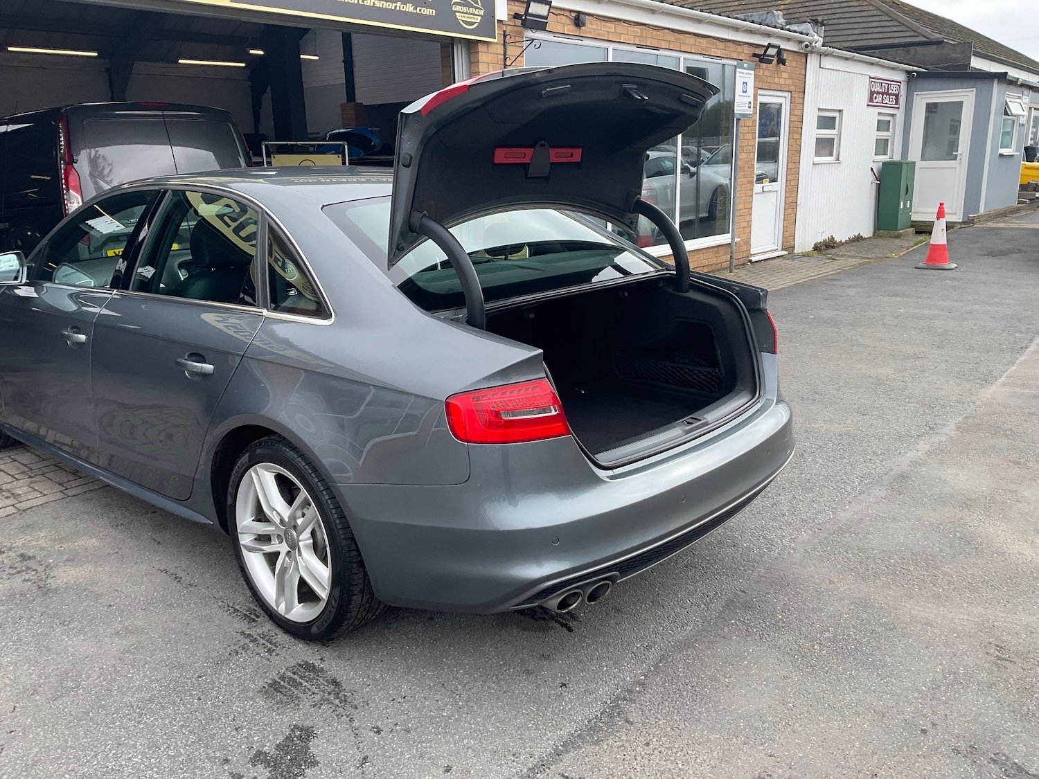 Used Audi A4 2014 for sale - 78060759: Photo 18