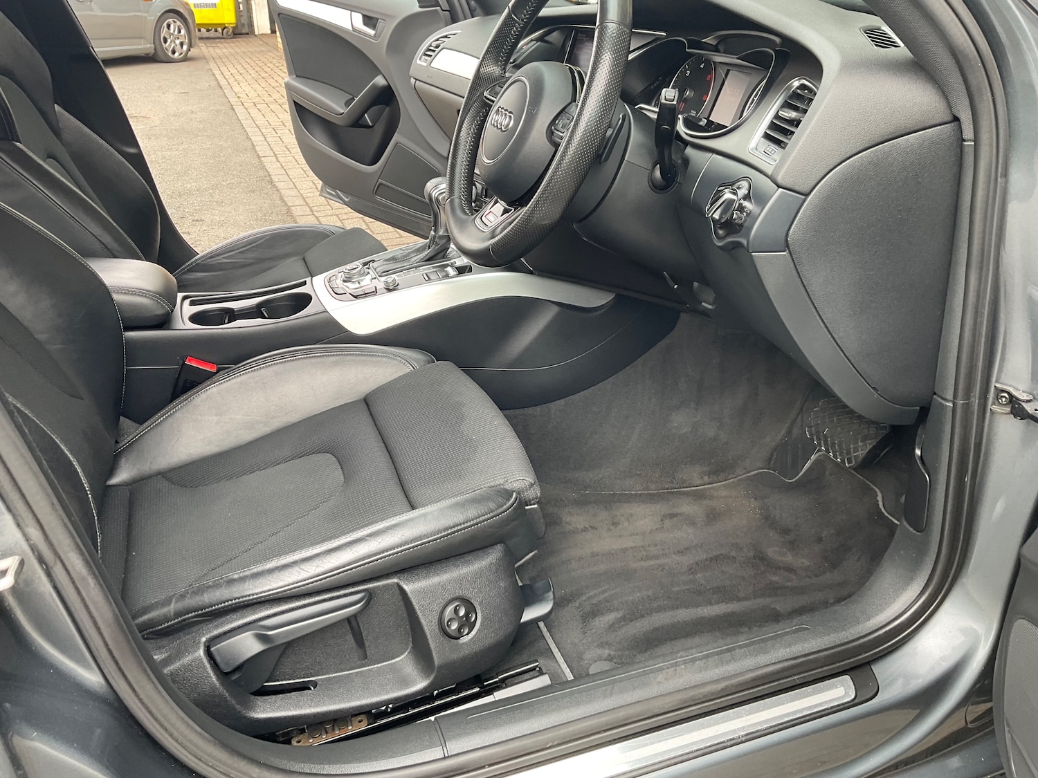 Used Audi A4 2014 for sale - 78060759: Photo 24