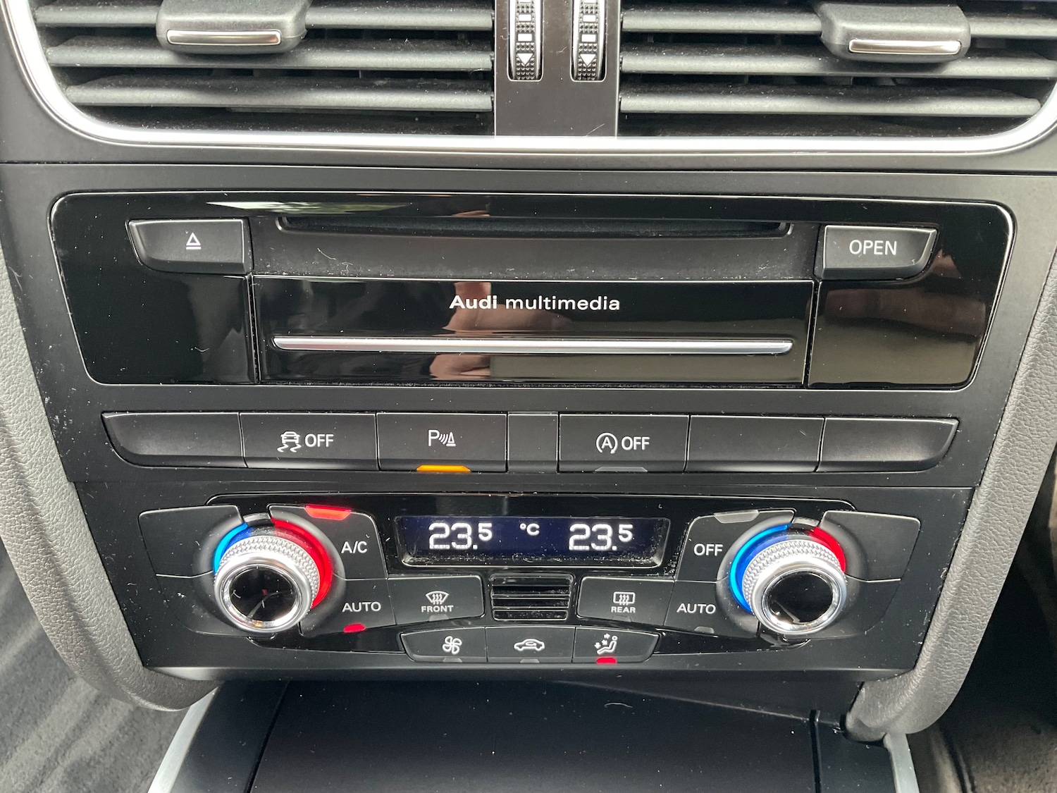 Used Audi A4 2014 for sale - 78060759: Photo 45