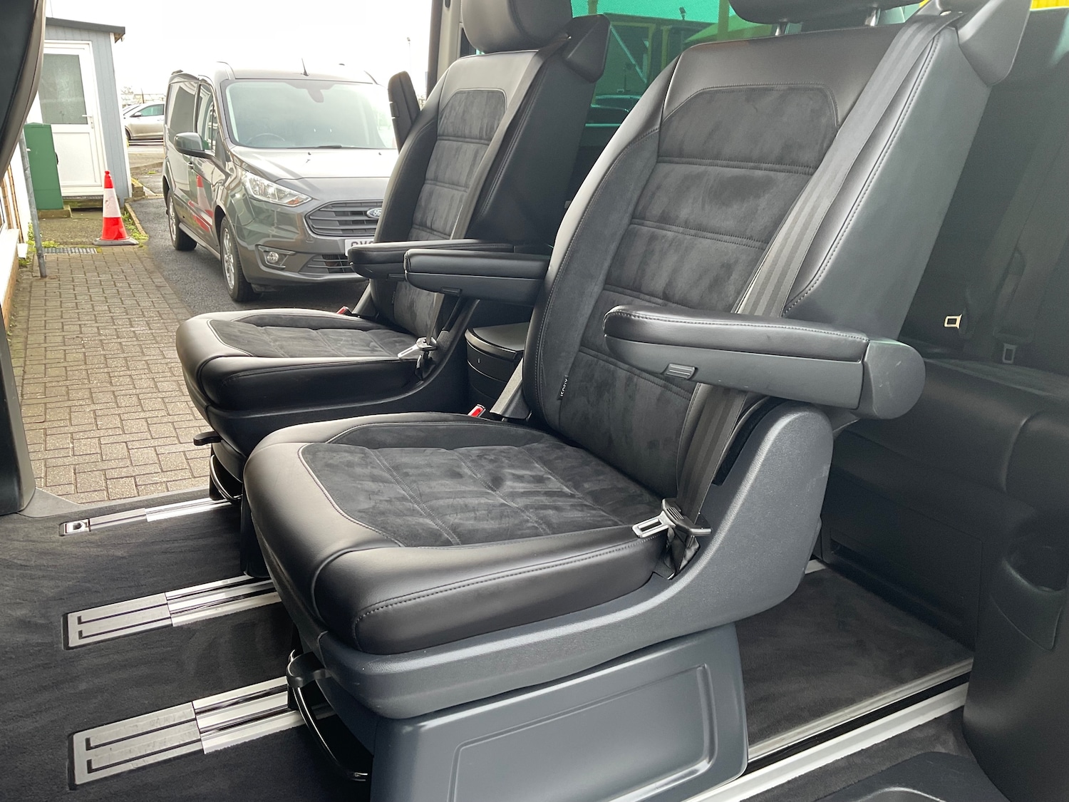 Used Volkswagen Caravelle 2016 for sale - 77341033: Photo 34