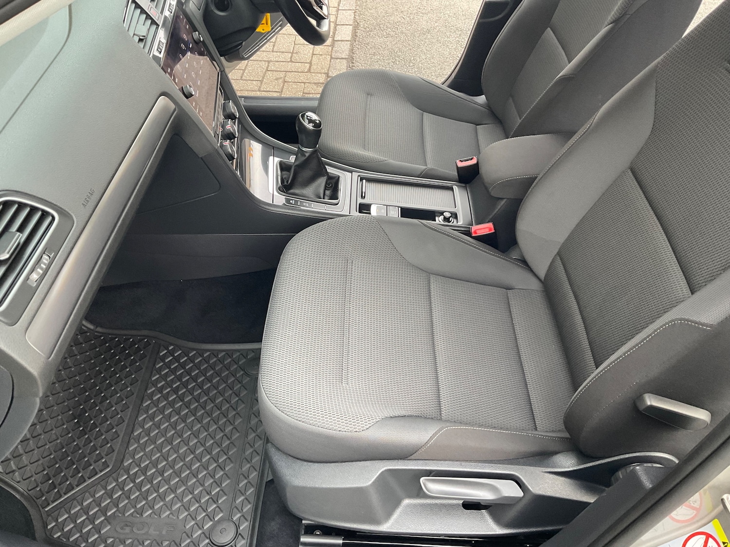 Used Volkswagen Golf 2017 for sale - 76416531: Photo 24