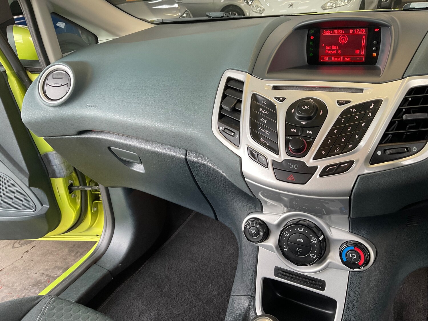 Used Ford Fiesta 2009 for sale - 76477460: Photo 43