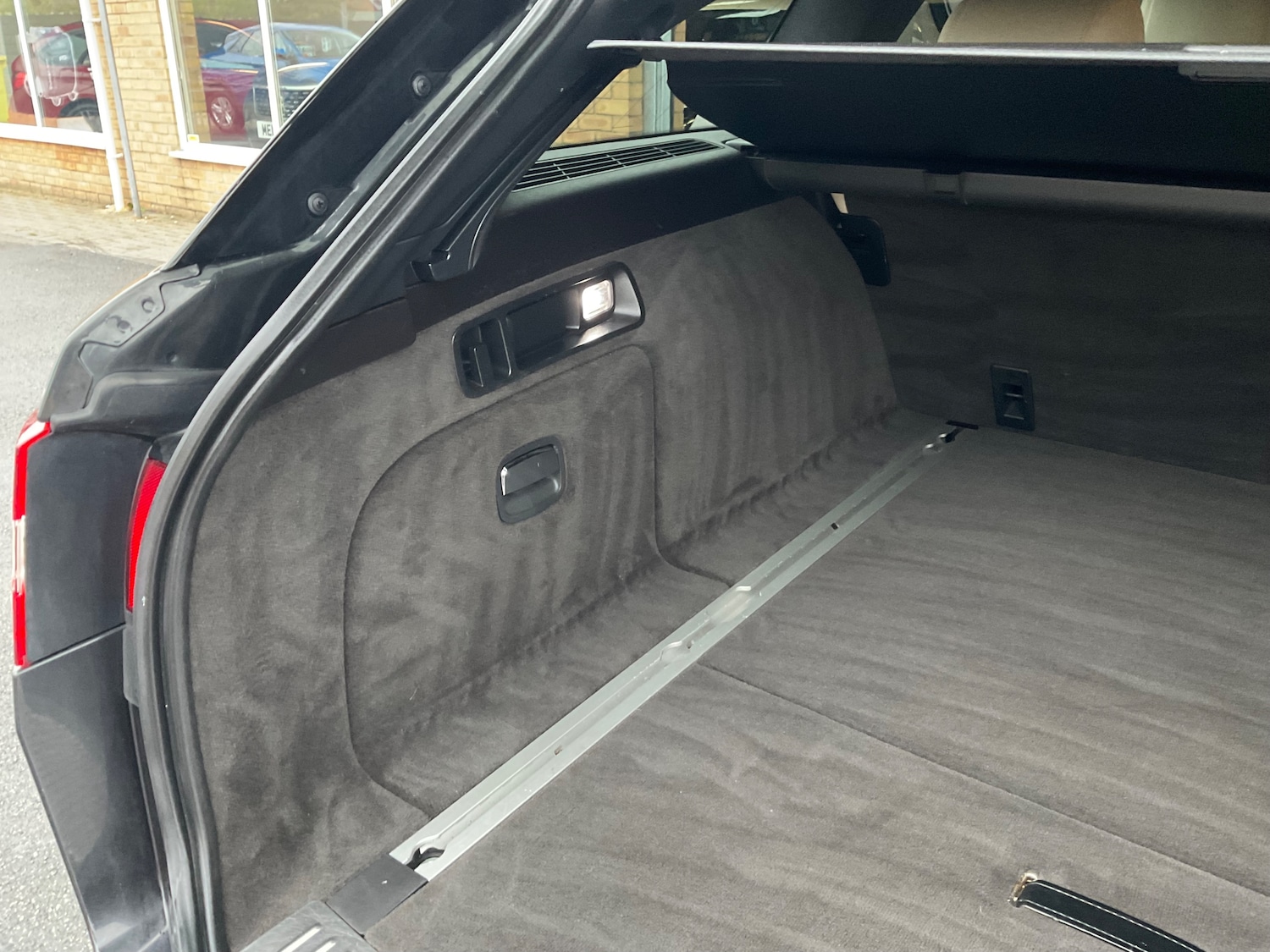 Used Jaguar XF 2015 for sale - 76892355: Photo 21