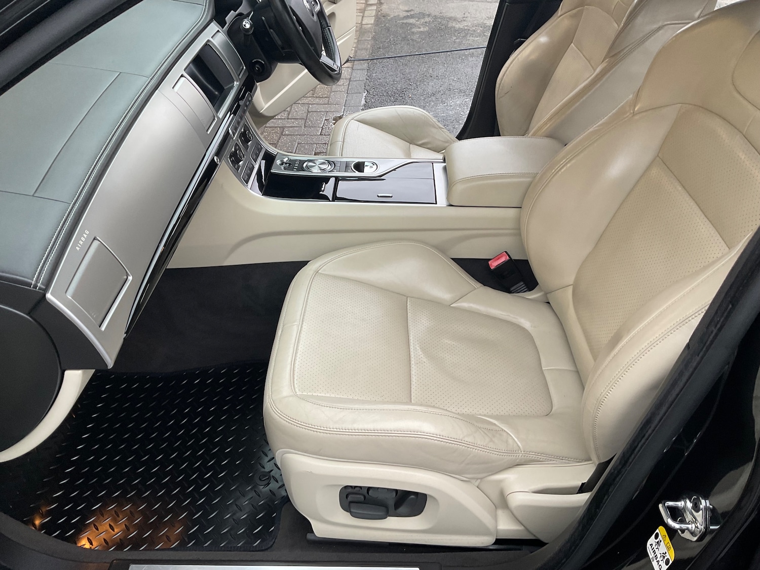 Used Jaguar XF 2015 for sale - 76892355: Photo 27