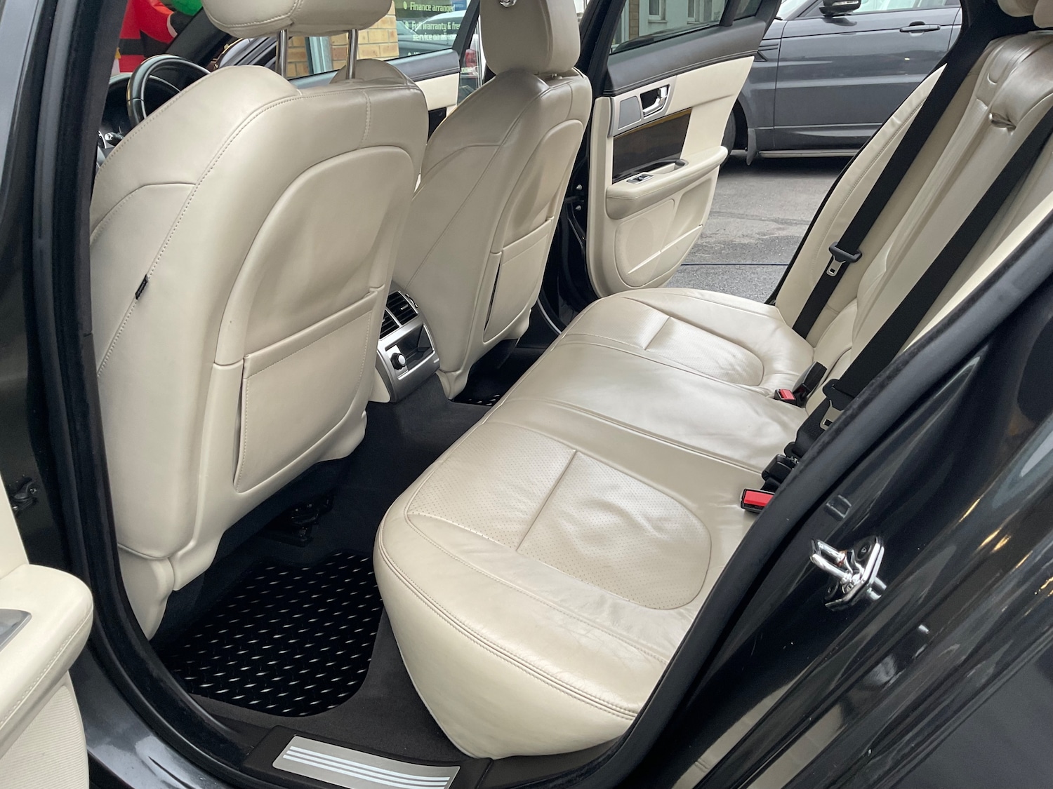 Used Jaguar XF 2015 for sale - 76892355: Photo 28