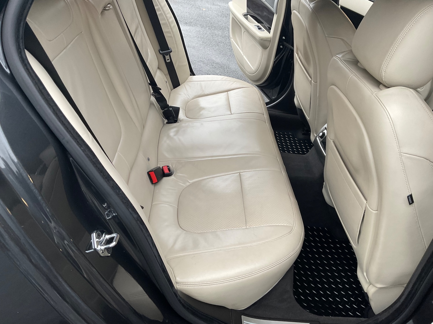 Used Jaguar XF 2015 for sale - 76892355: Photo 33