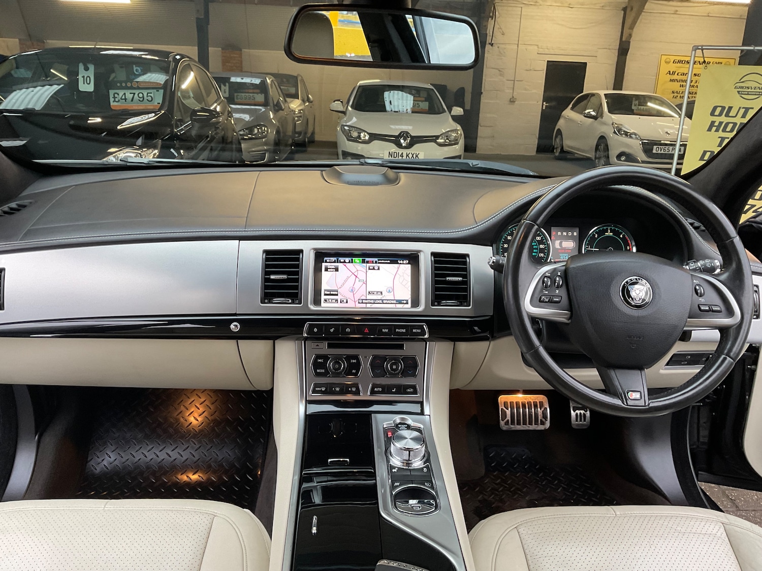 Used Jaguar XF 2015 for sale - 76892355: Photo 35