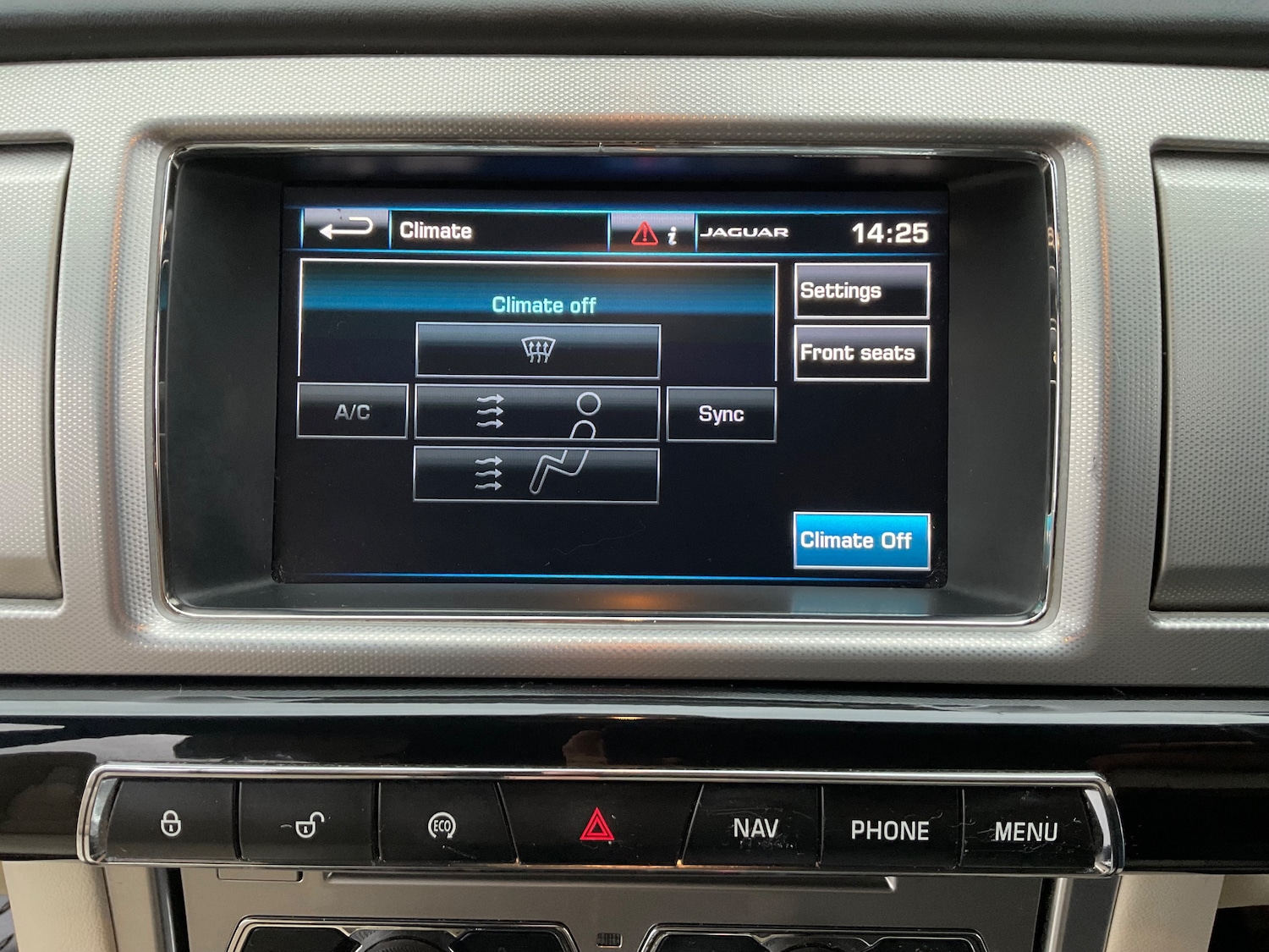 Used Jaguar XF 2015 for sale - 76892355: Photo 41