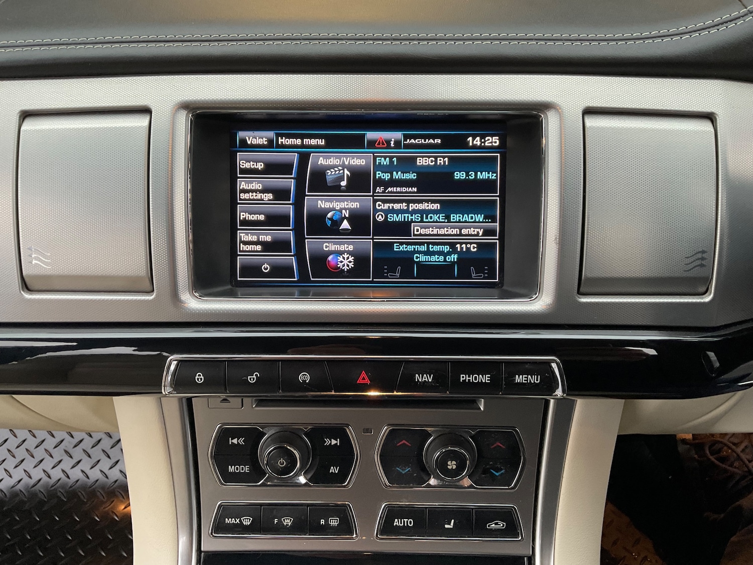 Used Jaguar XF 2015 for sale - 76892355: Photo 42