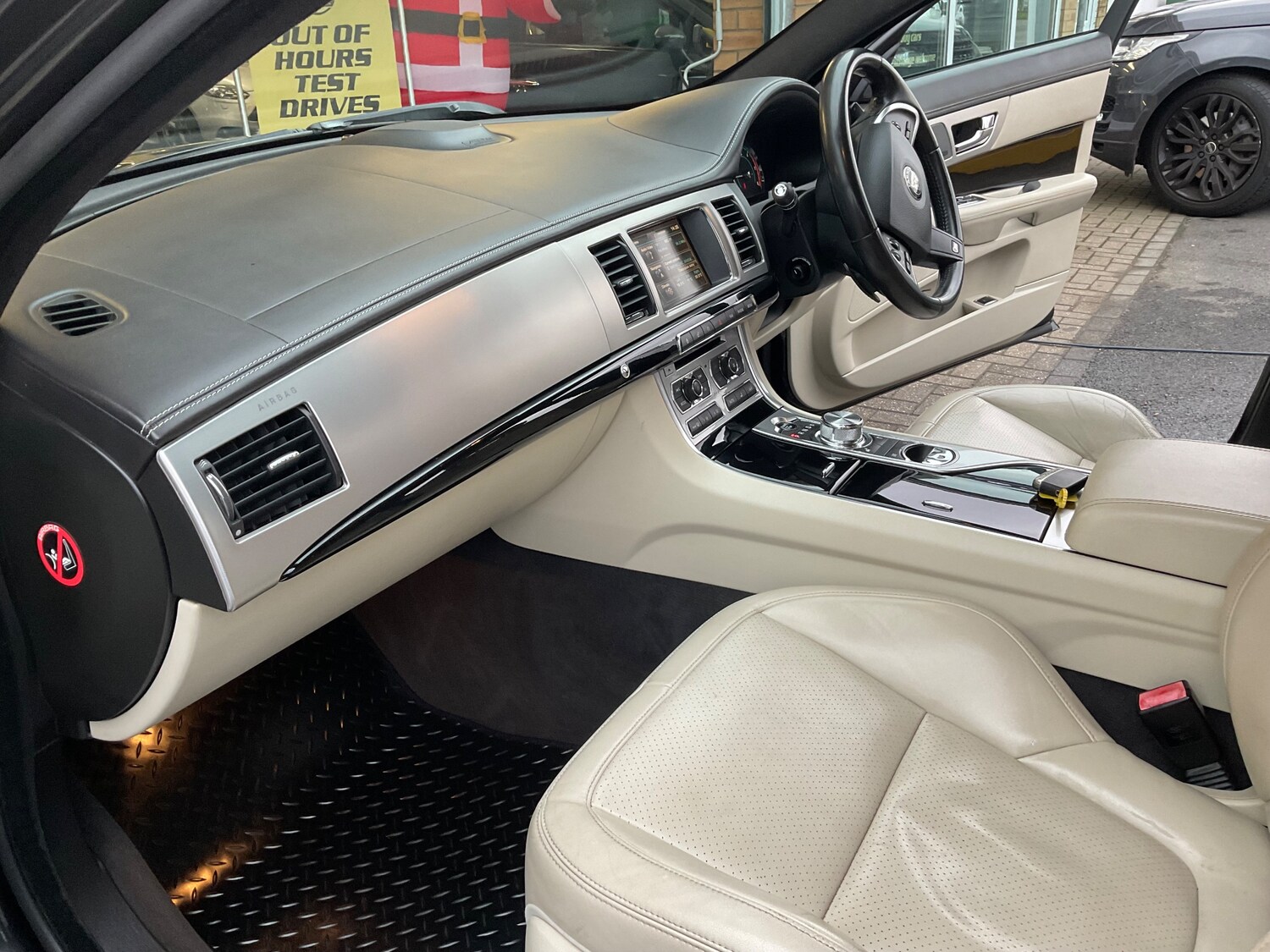 Used Jaguar XF 2015 for sale - 76892355: Photo 58