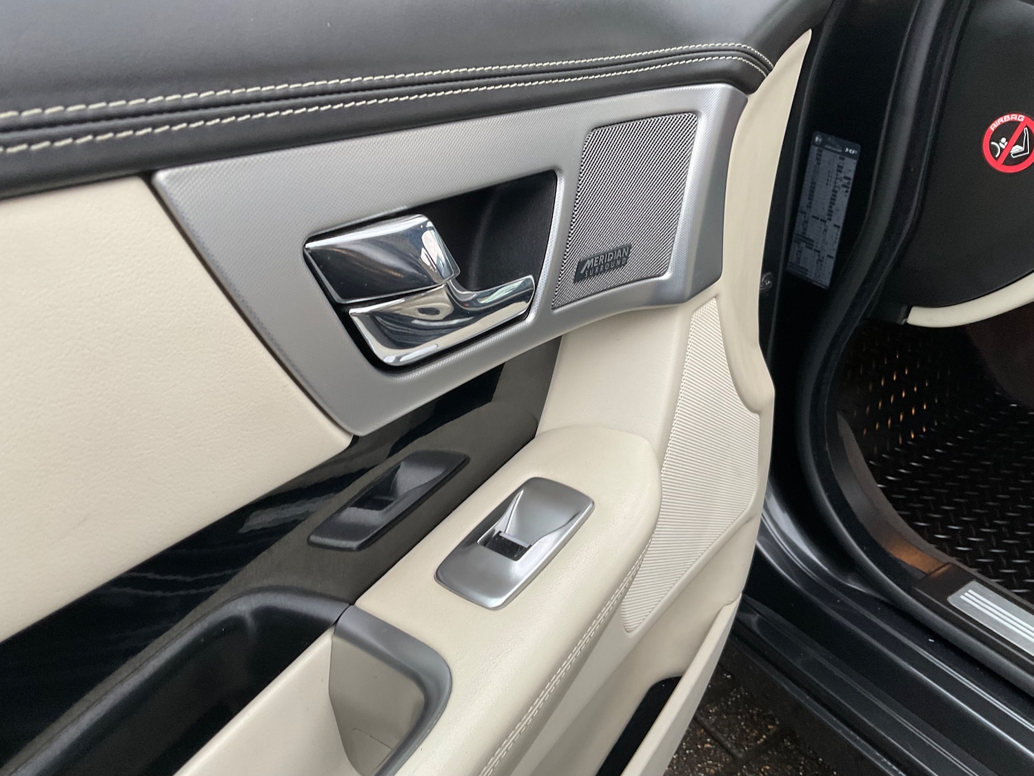 Used Jaguar XF 2015 for sale - 76892355: Photo 59