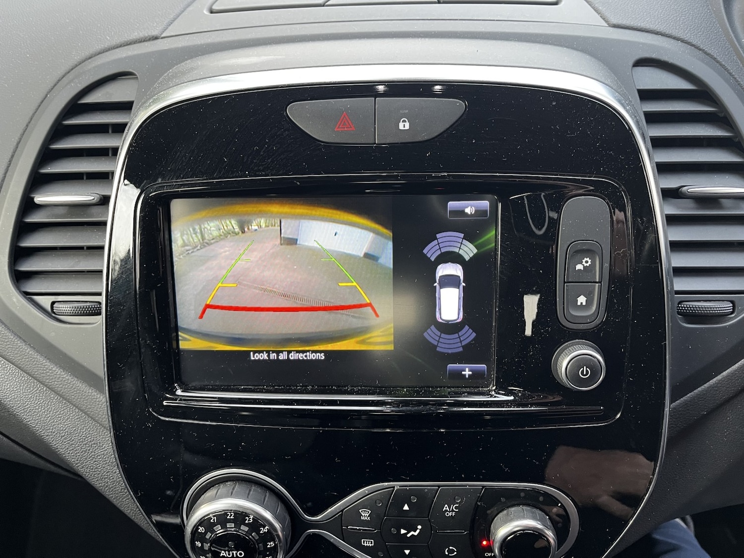 Used Renault Captur 2017 for sale - 77766534: Photo 29