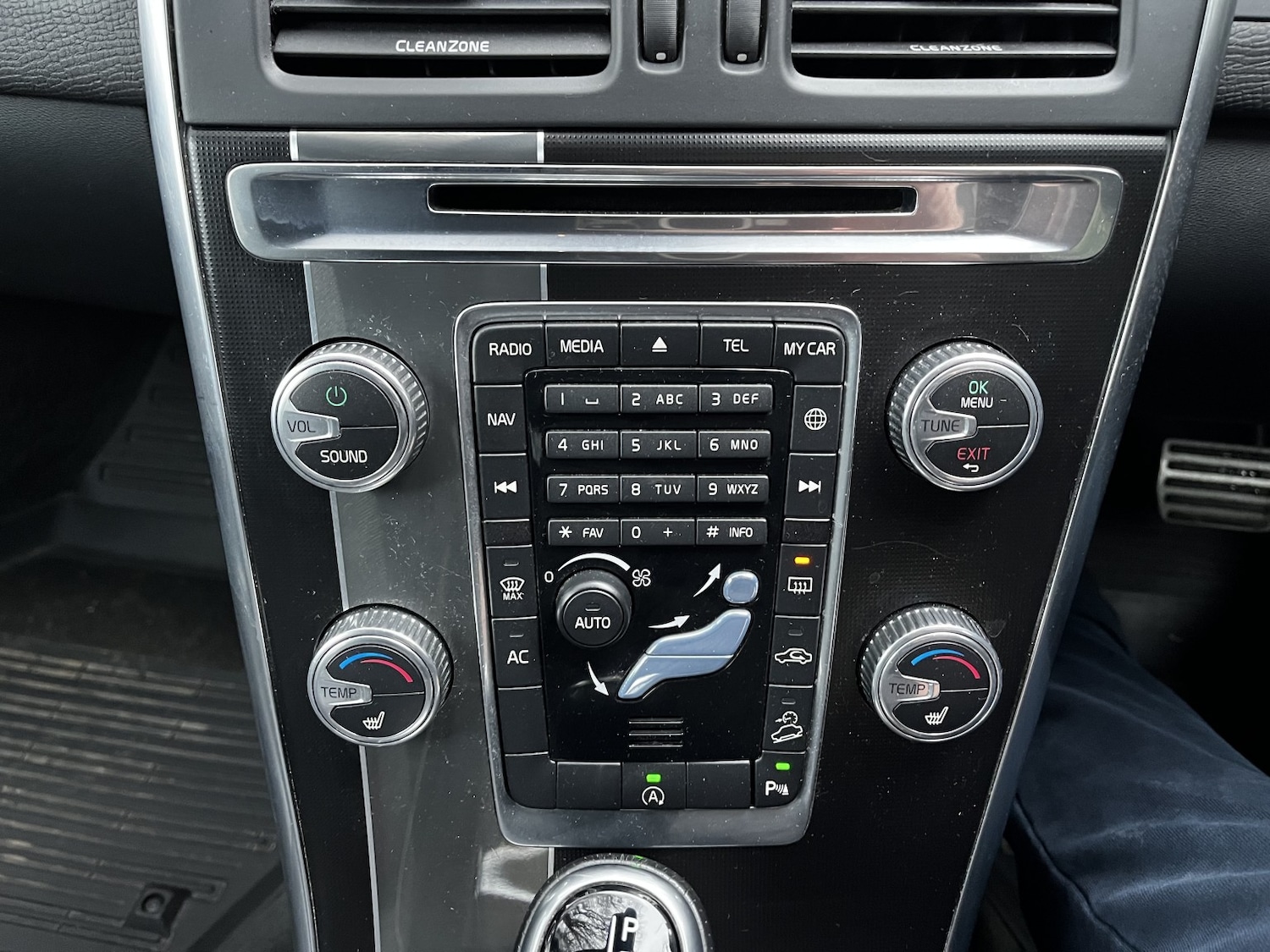 Used Volvo XC60 2017 for sale - 77453428: Photo 28